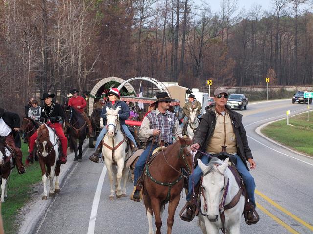 MCTRA-Christmas-Ride-12-10-2011-016.JPG