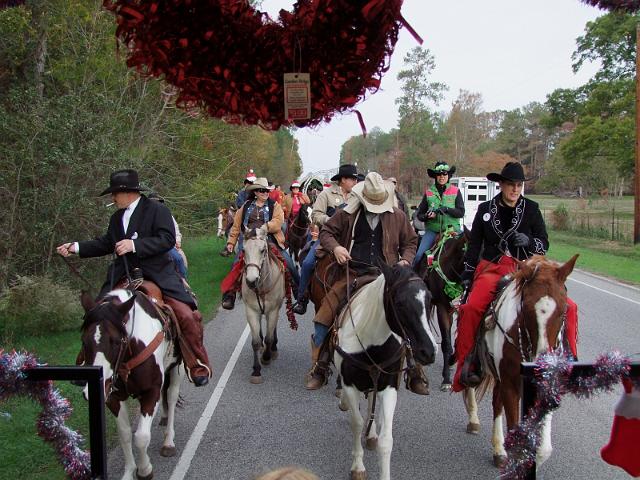 MCTRA-Christmas-Ride-12-10-2011-022.JPG