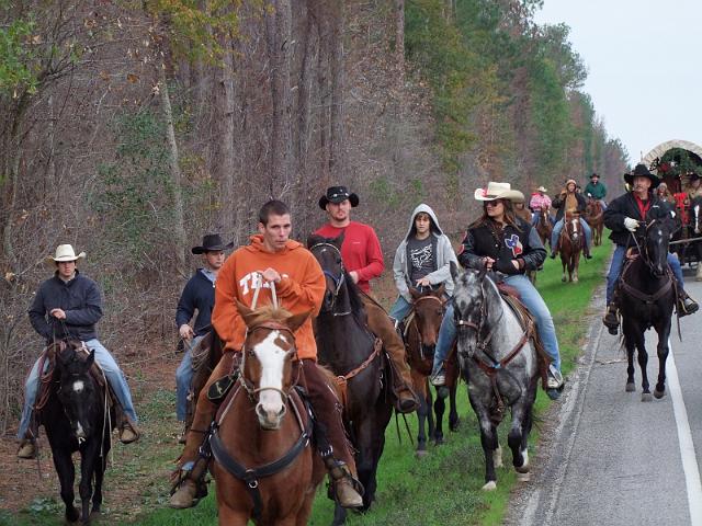 MCTRA-Christmas-Ride-12-10-2011-025.JPG