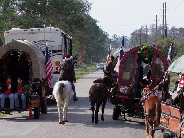 MCTRA-Christmas-Ride-12-10-2011-094.JPG
